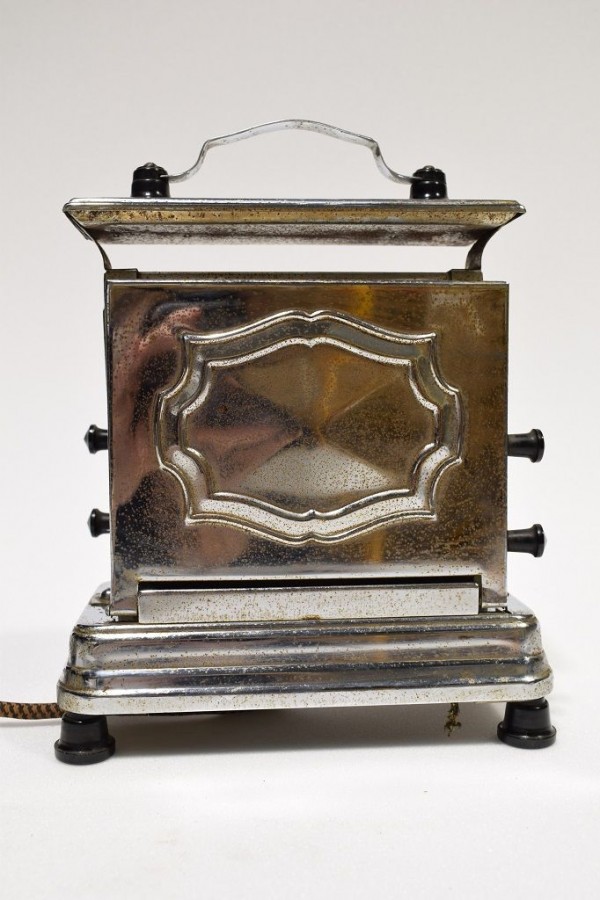 Labour Saving and Entertaining - Leicestershire Museum Collections
